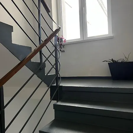 V Centre *